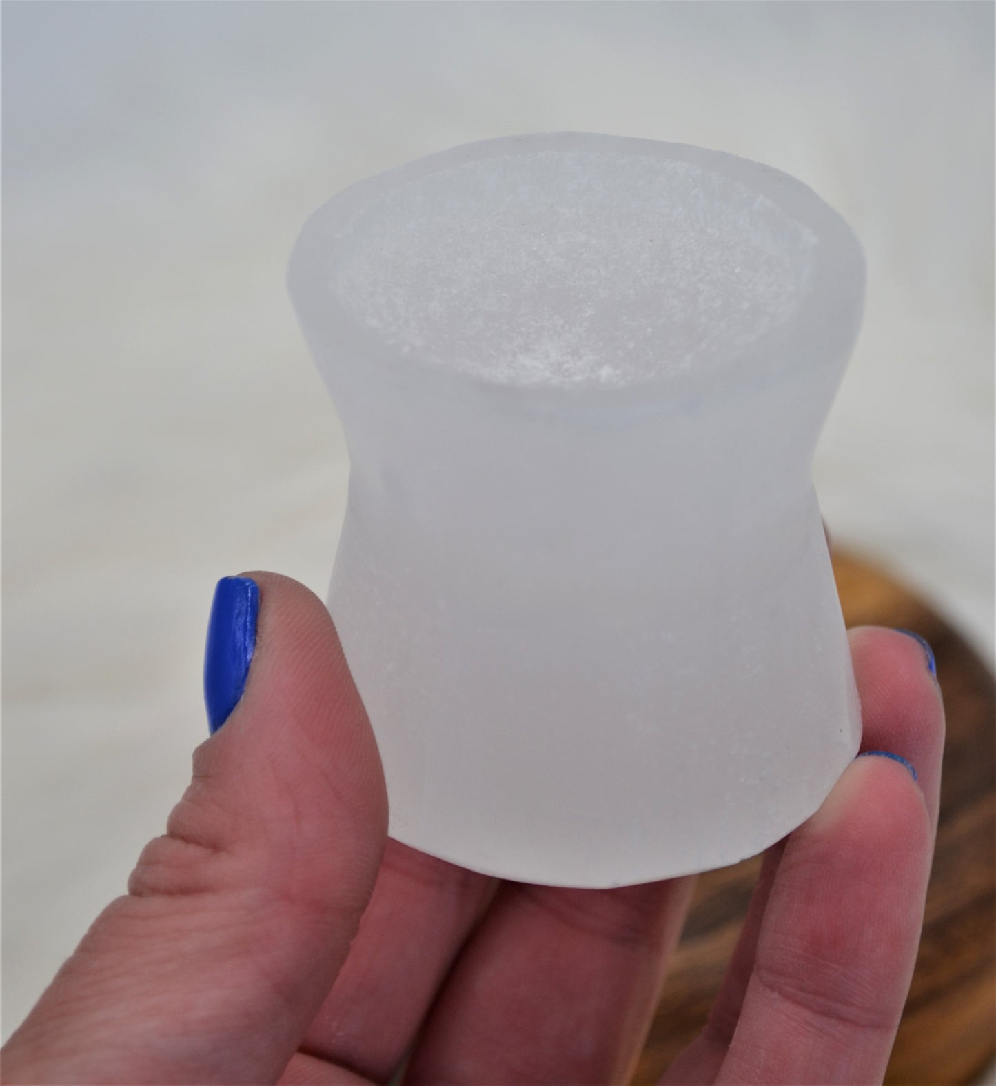 Selenite Sphere Holder