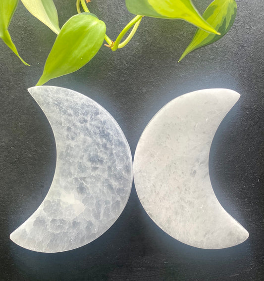 Selenite Moon Charging Plate - Small